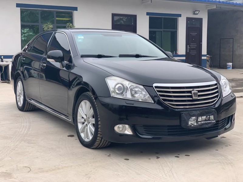 郑州11年丰田皇冠3