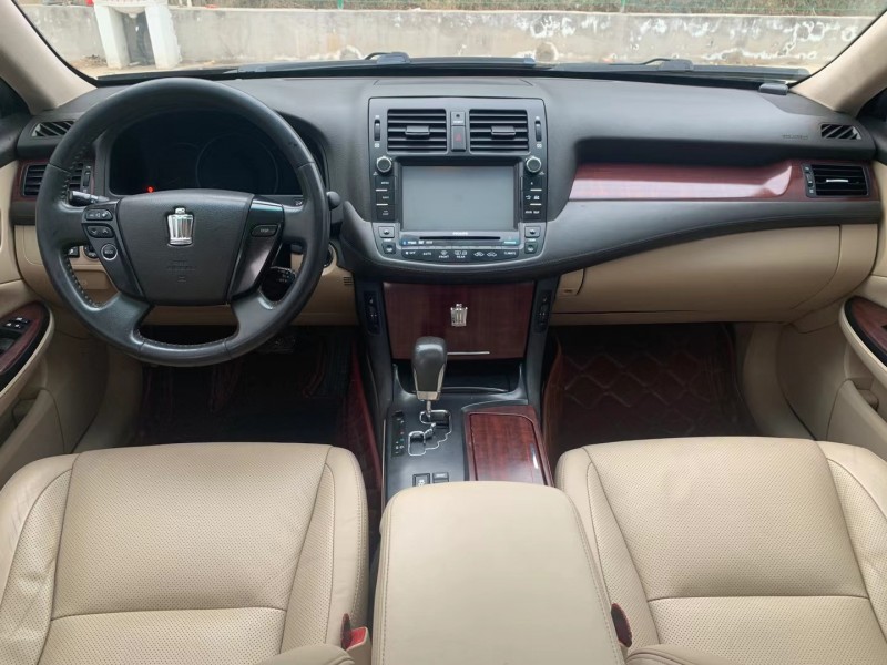 郑州11年丰田皇冠4