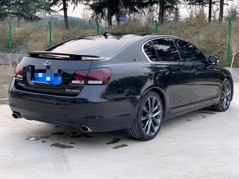郑州11年雷克萨斯GS8