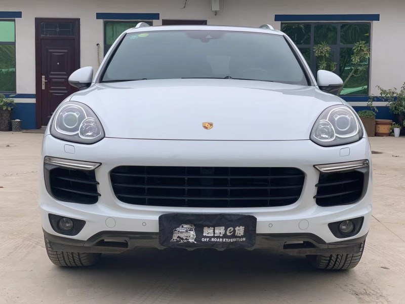 郑州15年保时捷卡宴1