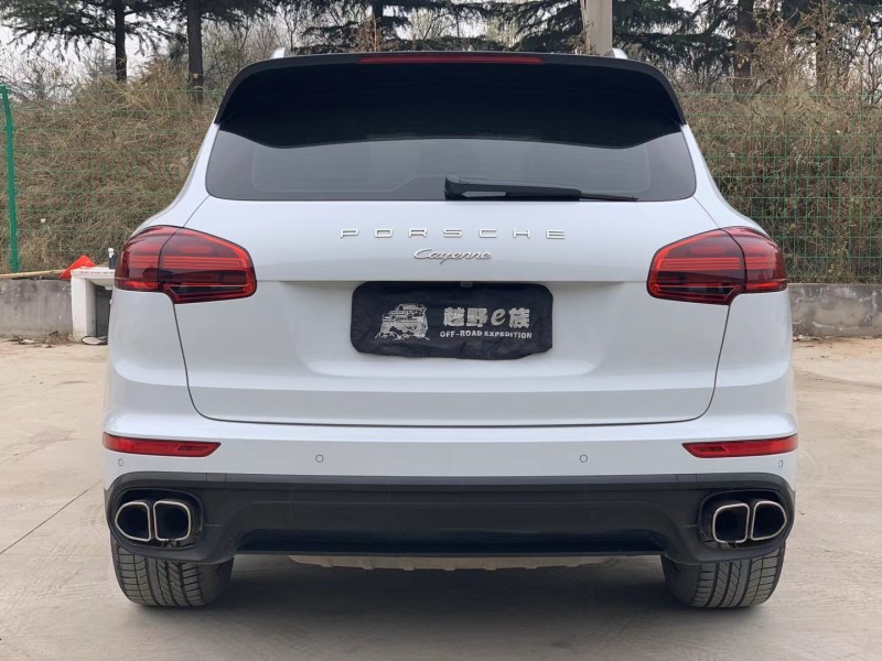 郑州15年保时捷卡宴9