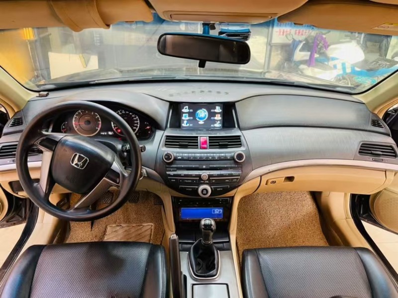 东莞09年本田雅阁6