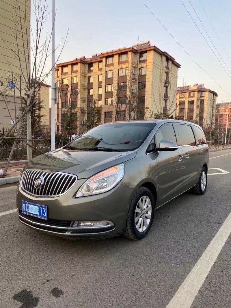 青岛13年别克GL82