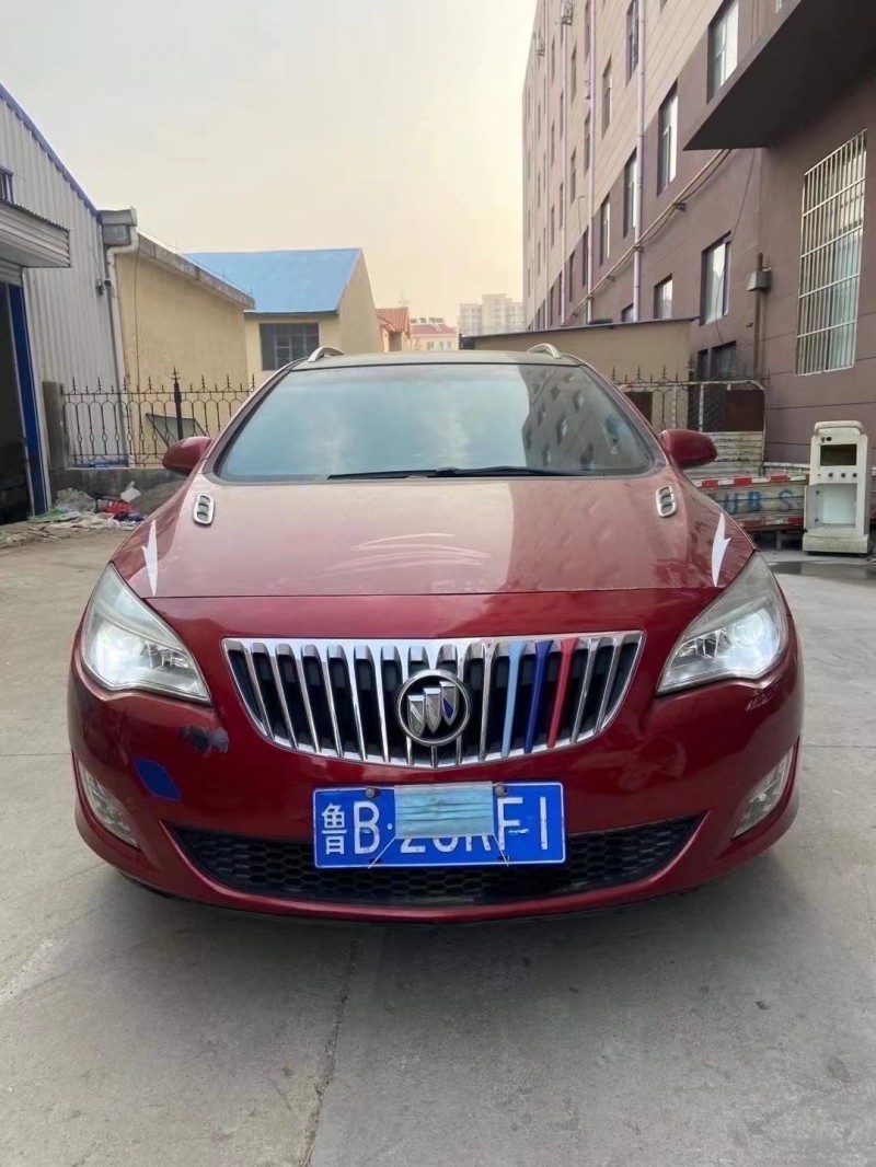 青岛11年别克英朗1