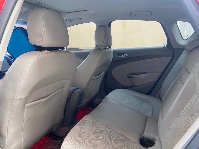 青岛11年别克英朗7