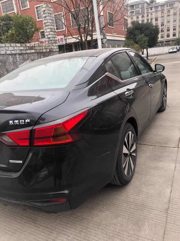 宜春21年日产天籁5