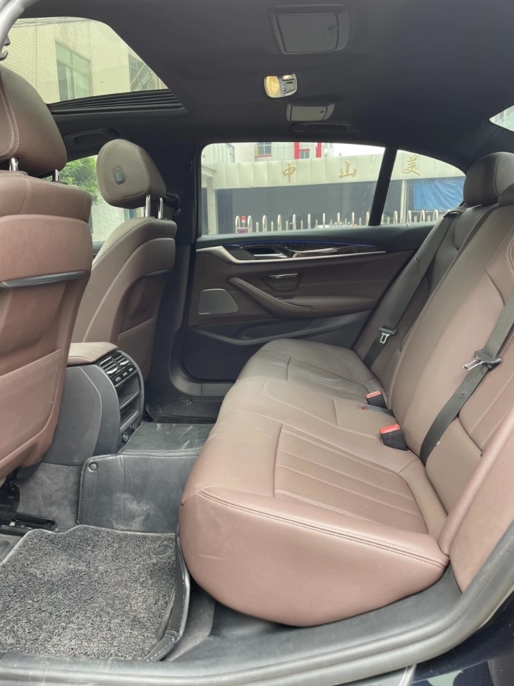 中山19年宝马5系6