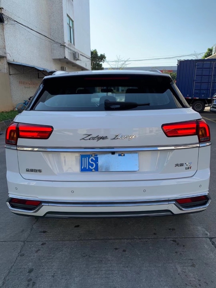 中山19年众泰大迈X74