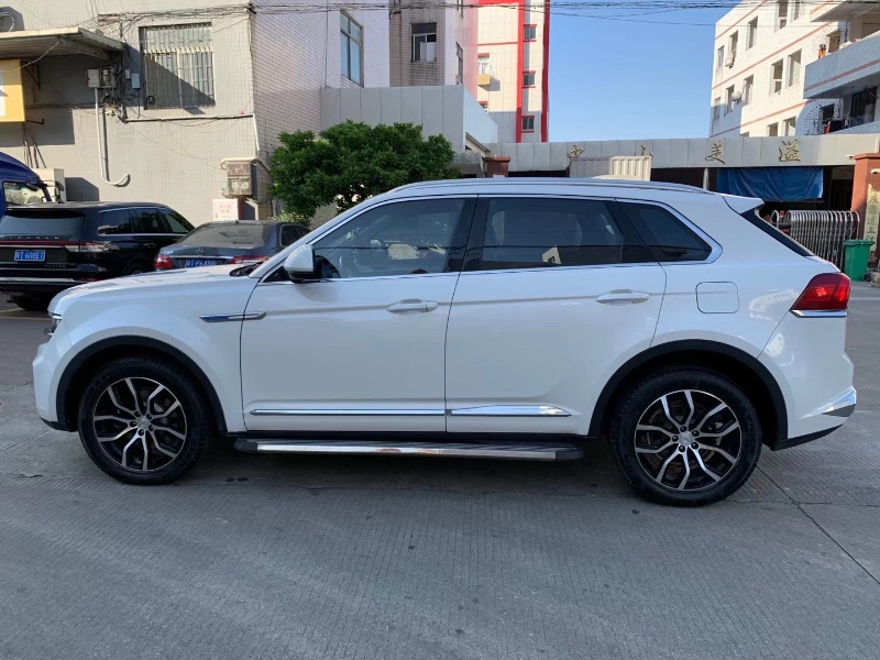 中山19年众泰大迈X71