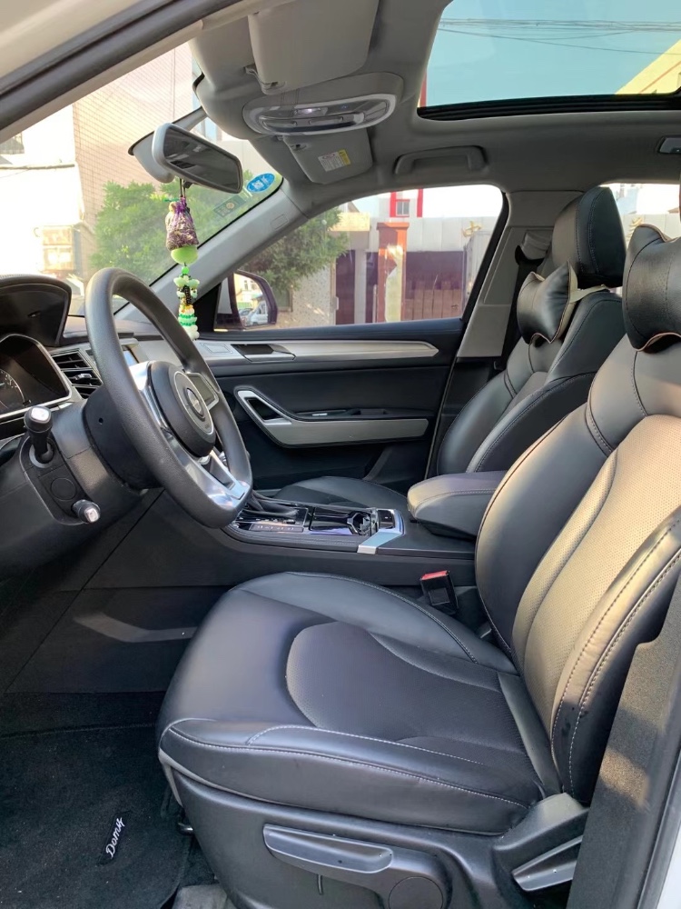 中山19年众泰大迈X76