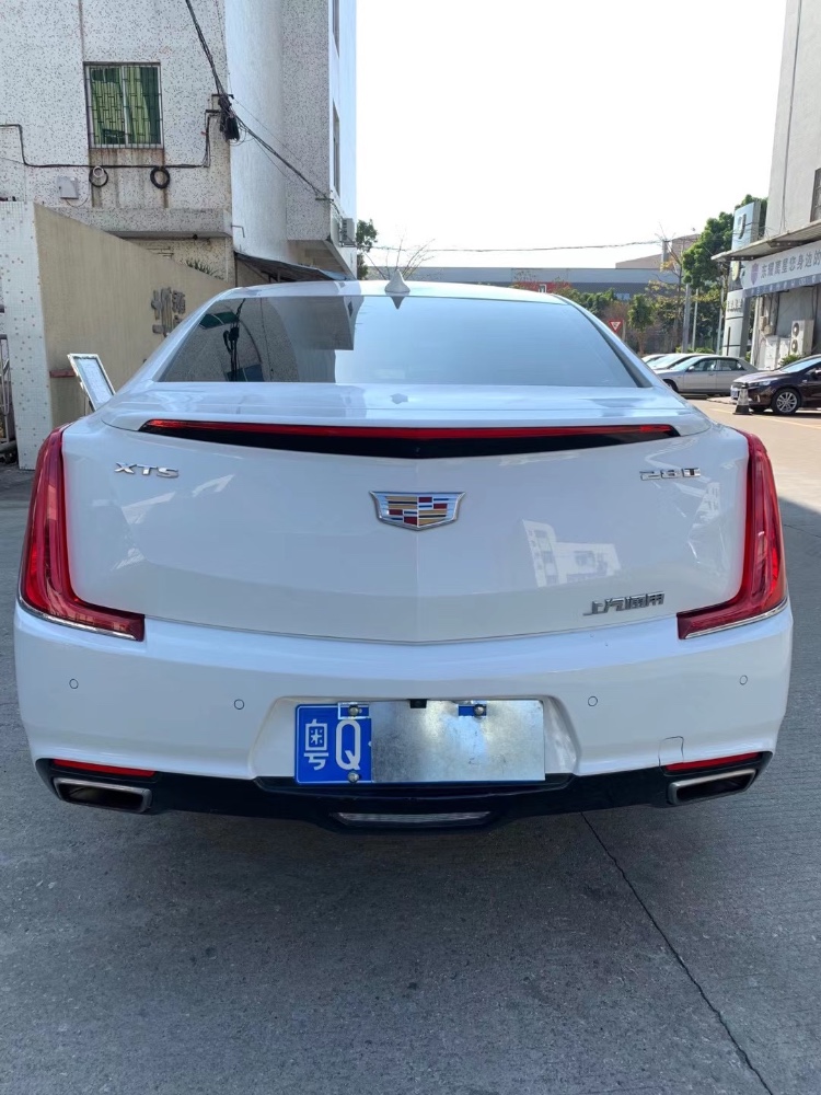 中山18年凯迪拉克XTS5
