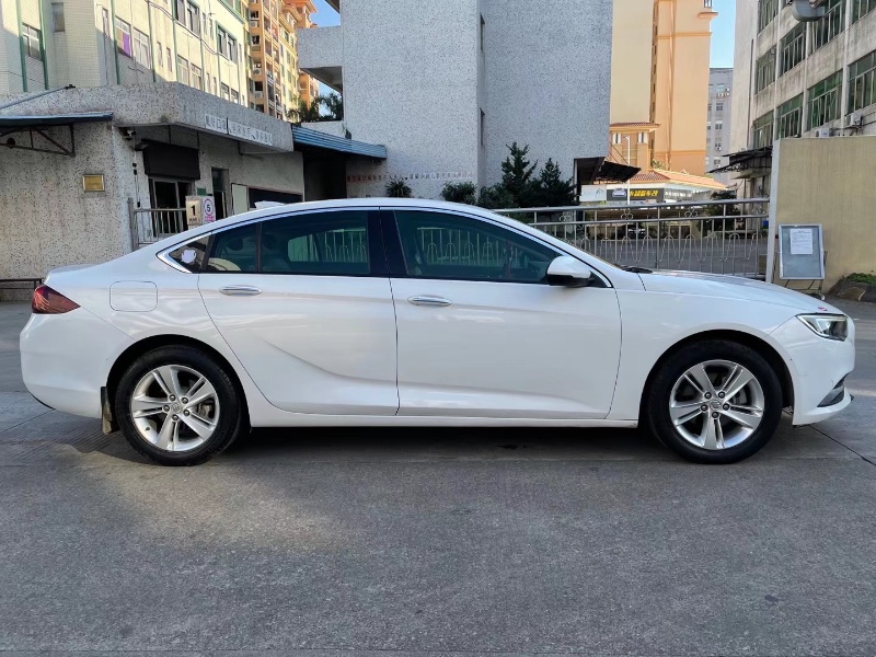 中山18年别克君威7