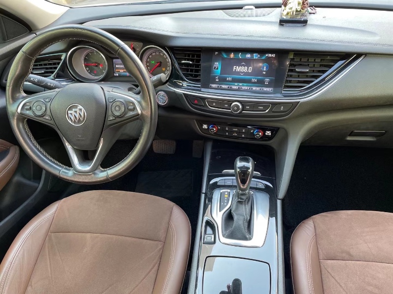 中山18年别克君威2