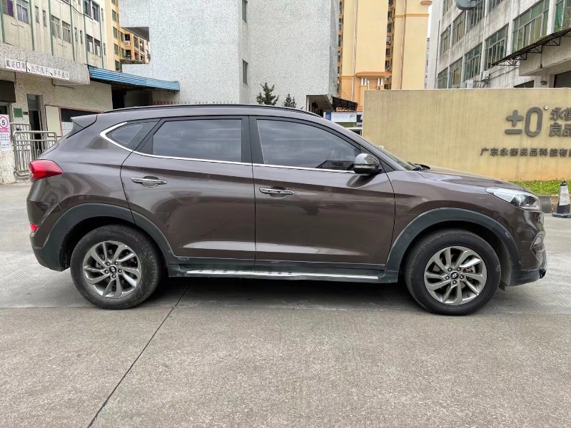 中山16年现代途胜5