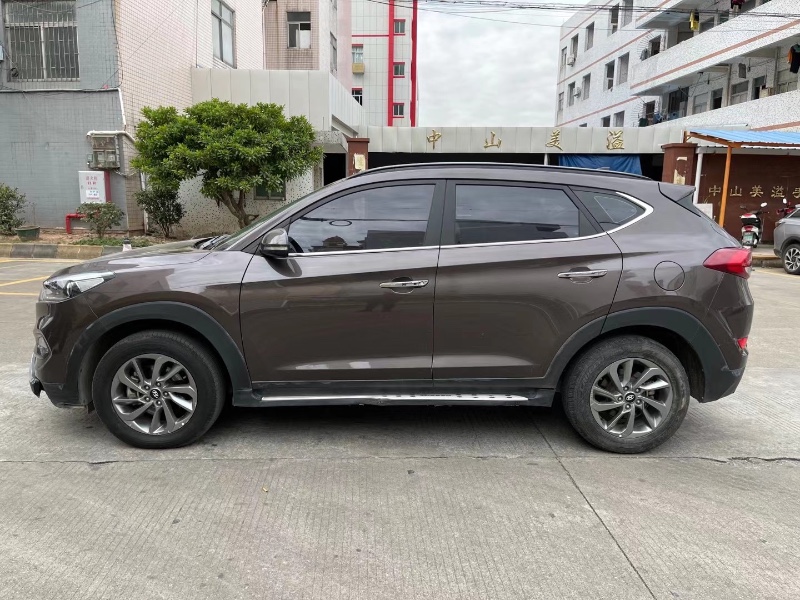 中山16年现代途胜3