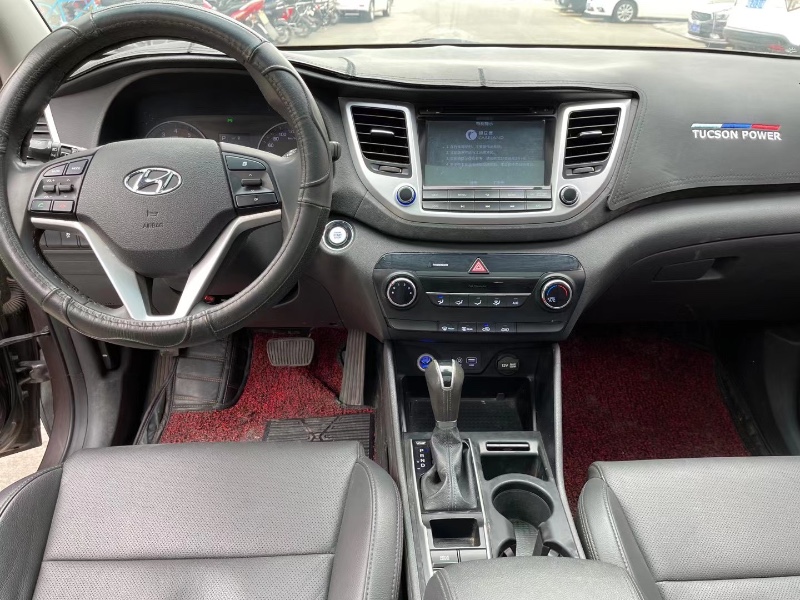 中山16年现代途胜2