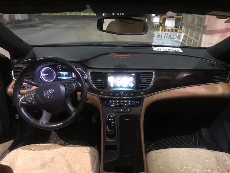 重庆17年别克君越5