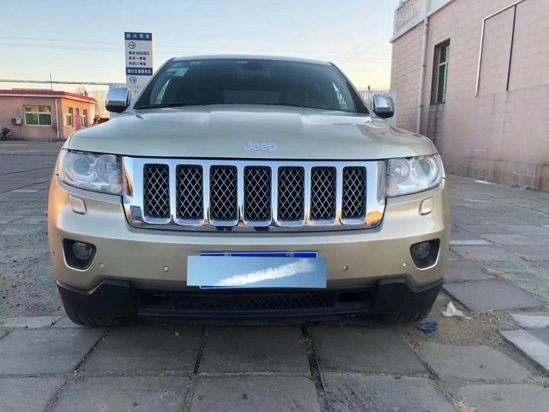 巴彥淖爾11年Jeep大切諾基9