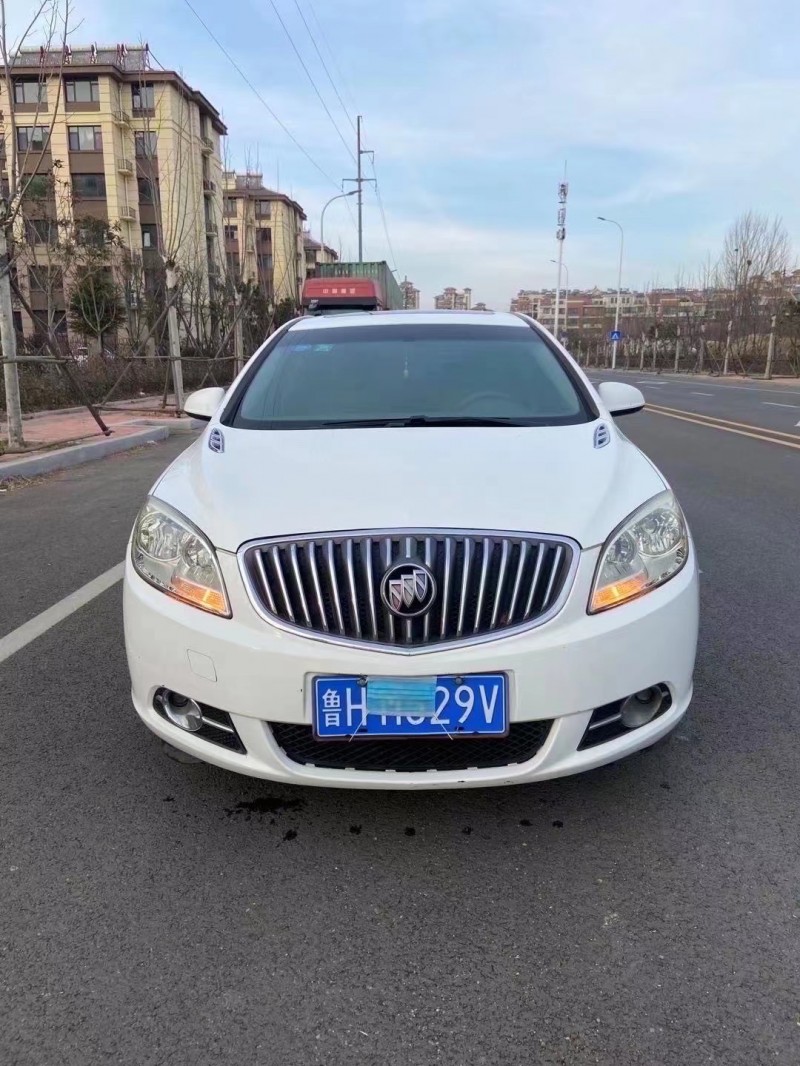 青岛15年别克英朗1