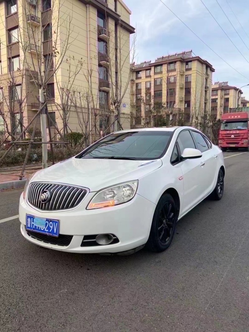 青岛15年别克英朗3