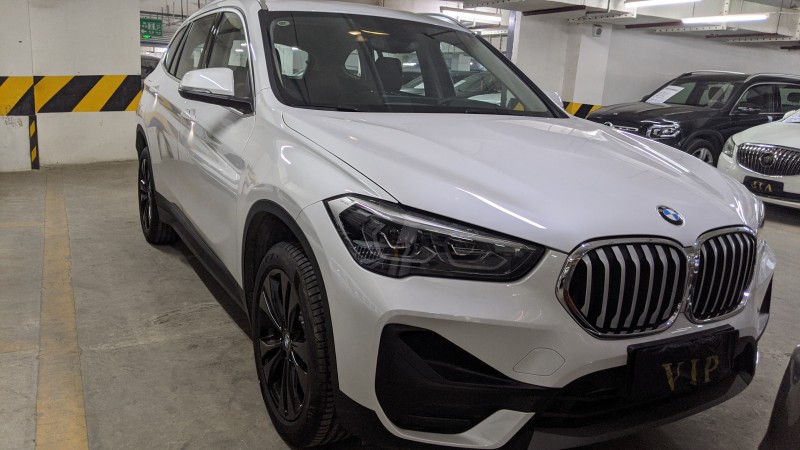 成都20年宝马X17