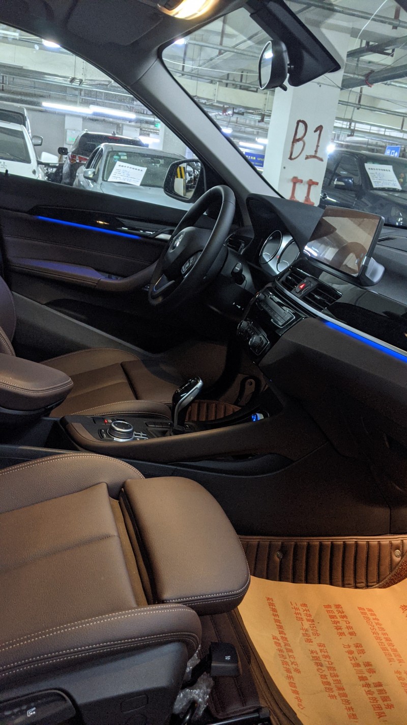 成都20年宝马X12