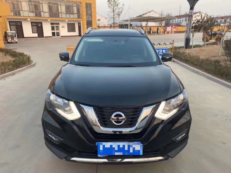 济南18年日产奇骏1