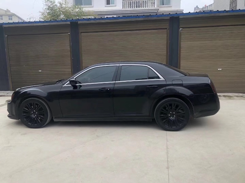 十堰13年克萊斯勒300C3
