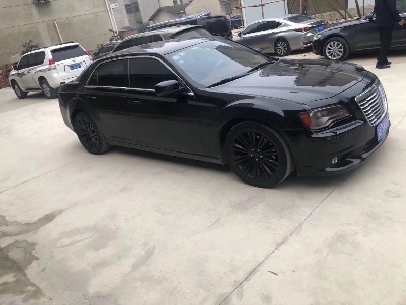 十堰13年克萊斯勒300C4