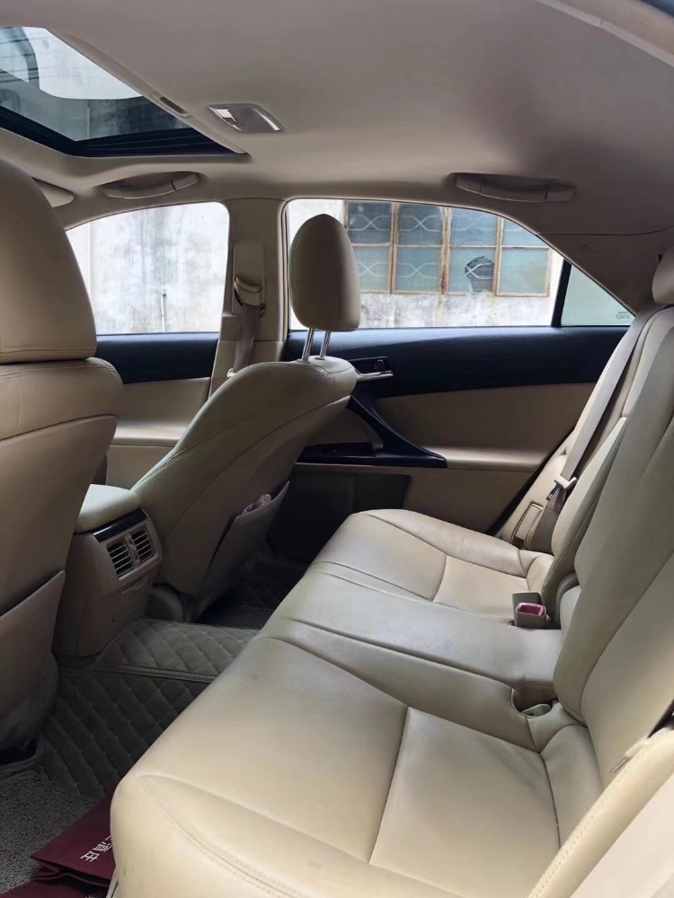 江门10年丰田锐志4