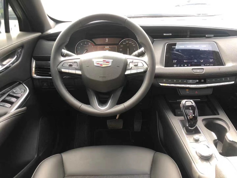 广州20年凯迪拉克XT44