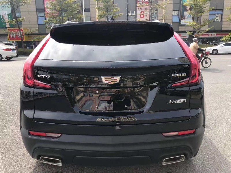 广州20年凯迪拉克XT47