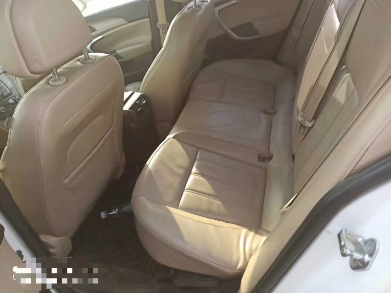 济宁10年别克君威5