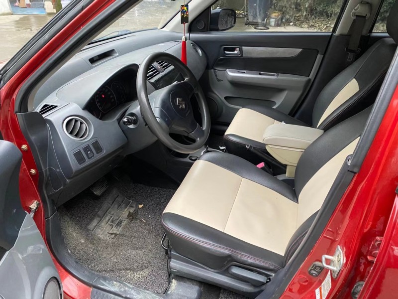 成都14年铃木雨燕4