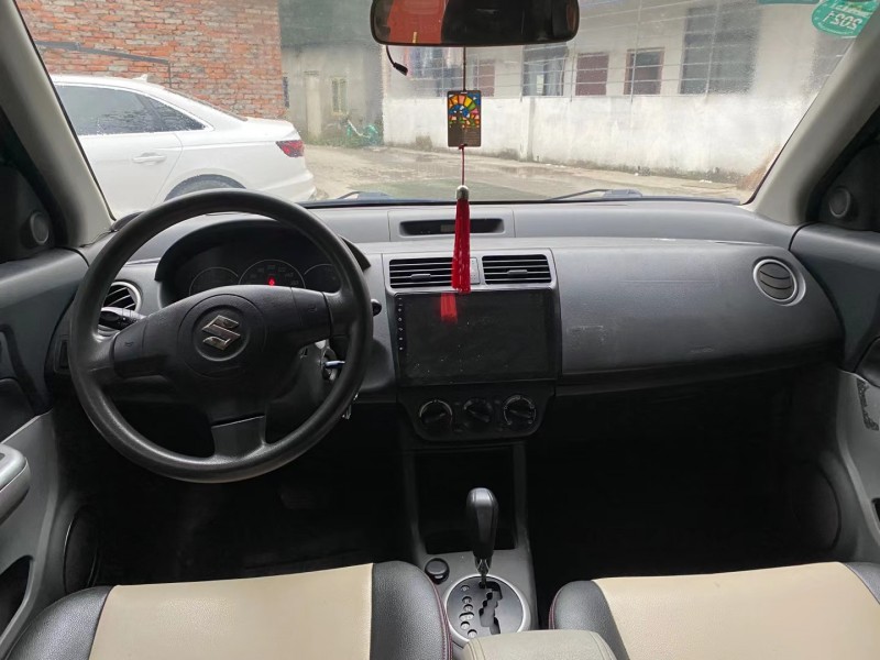 成都14年铃木雨燕5