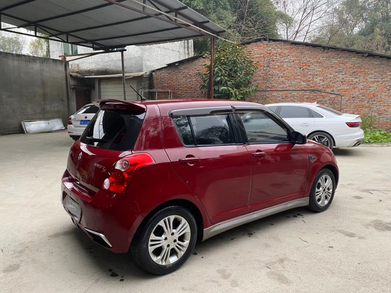 成都14年铃木雨燕8