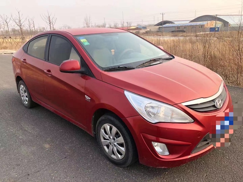 青岛12年现代瑞纳2