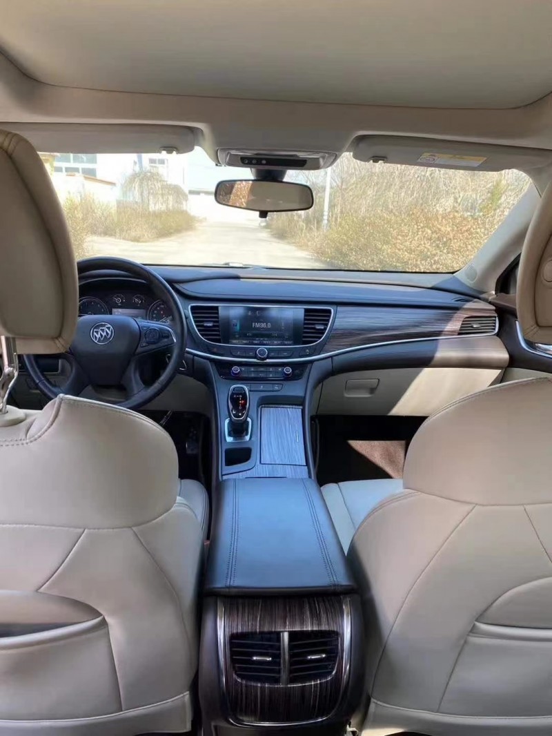 济宁18年别克君越4