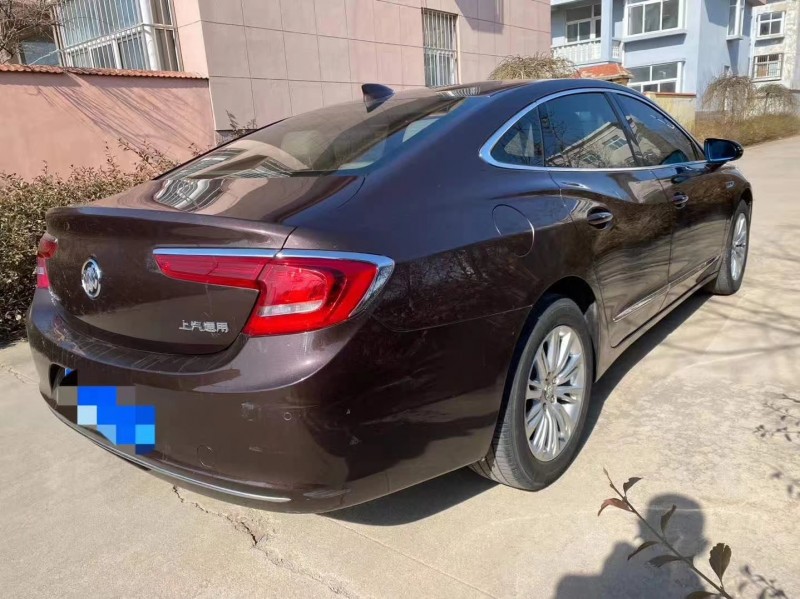 济宁18年别克君越7