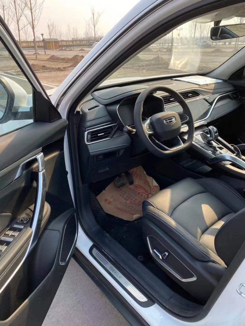 潍坊21年吉利博越4