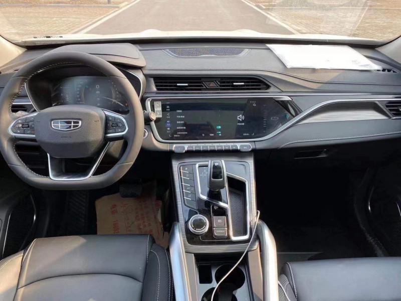 潍坊21年吉利博越5