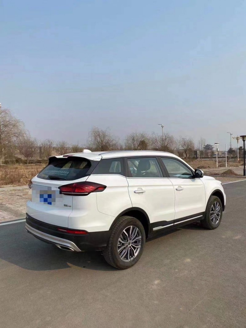 潍坊21年吉利博越7