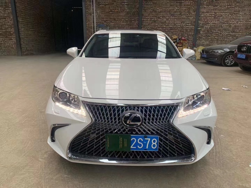 重庆14年雷克萨斯ES1