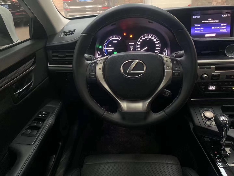 重庆14年雷克萨斯ES5