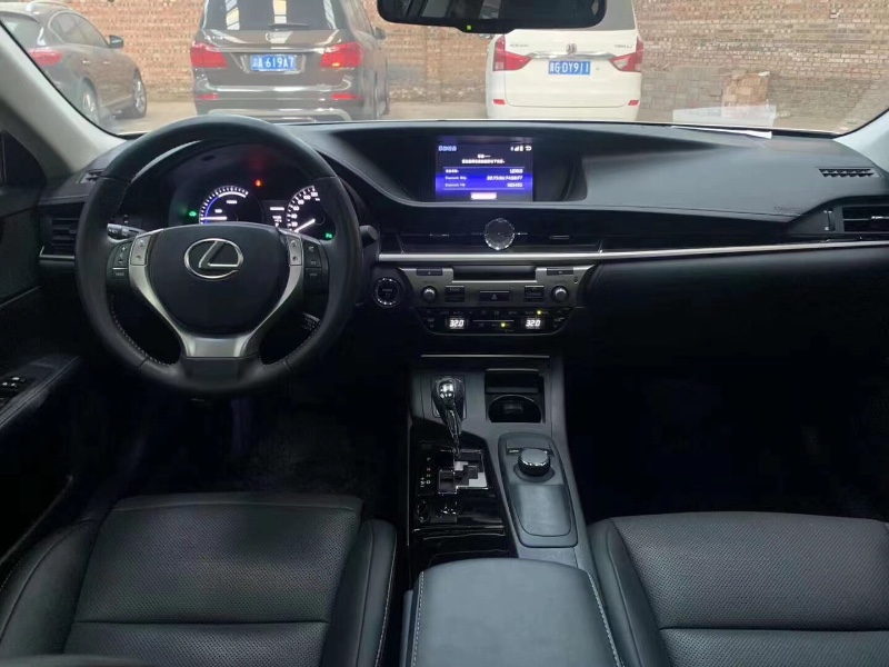 重庆14年雷克萨斯ES4