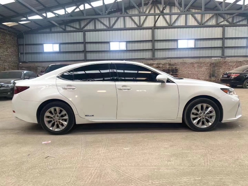 重庆14年雷克萨斯ES8