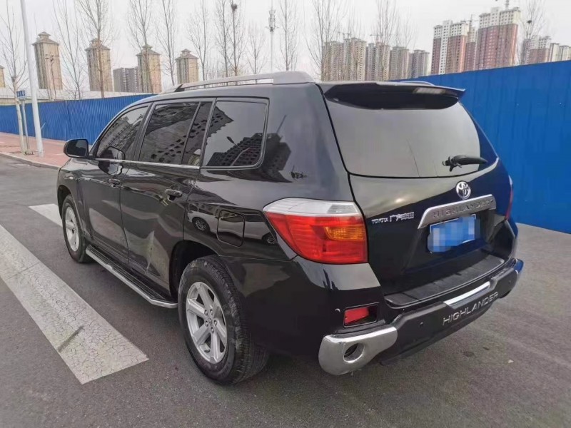 郑州11年丰田汉兰达5