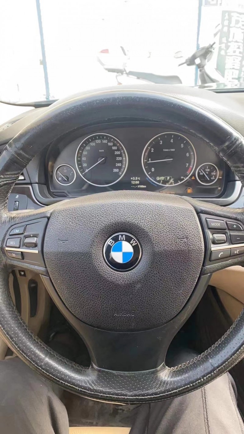 北京13年宝马5系8