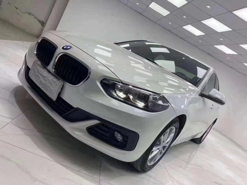 成都19年宝马1系8