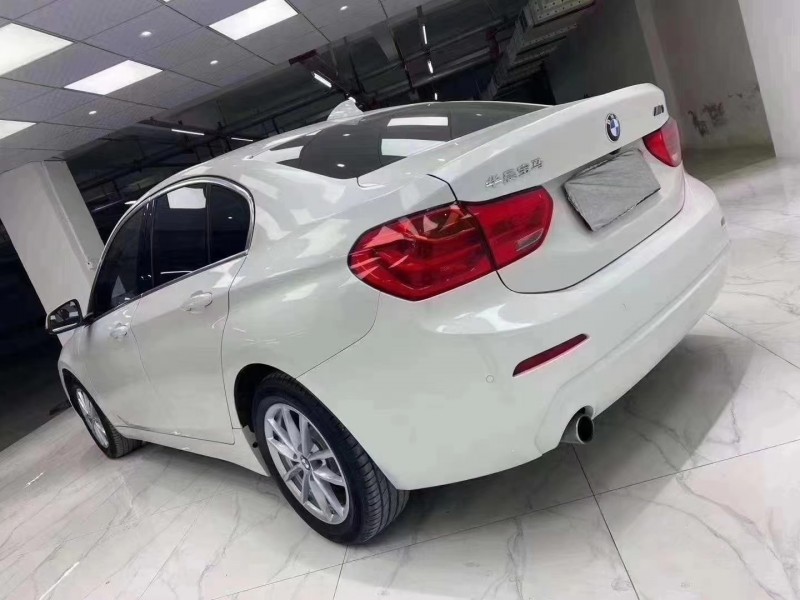 成都19年宝马1系5